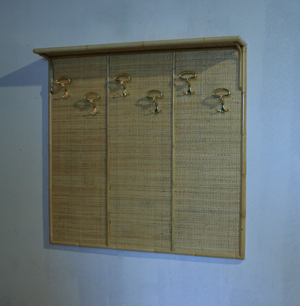 Produzione attaccapanni in rattan,midollino,giunco.