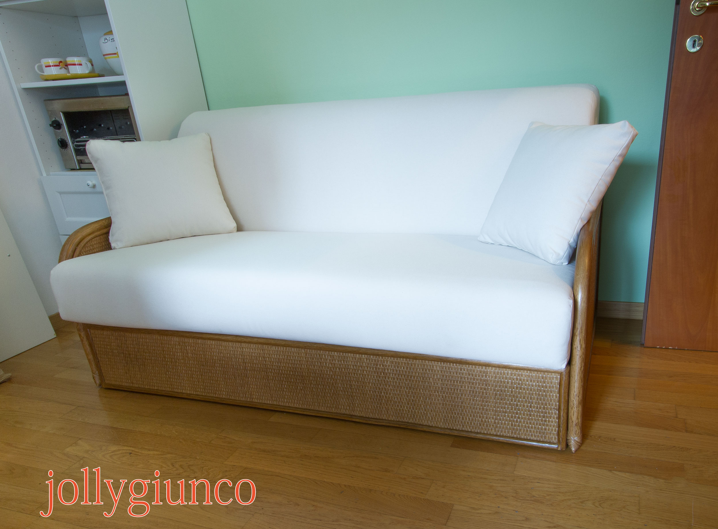 Produzione divani letto in rattan,midollino,giunco. Divano letto su misura
