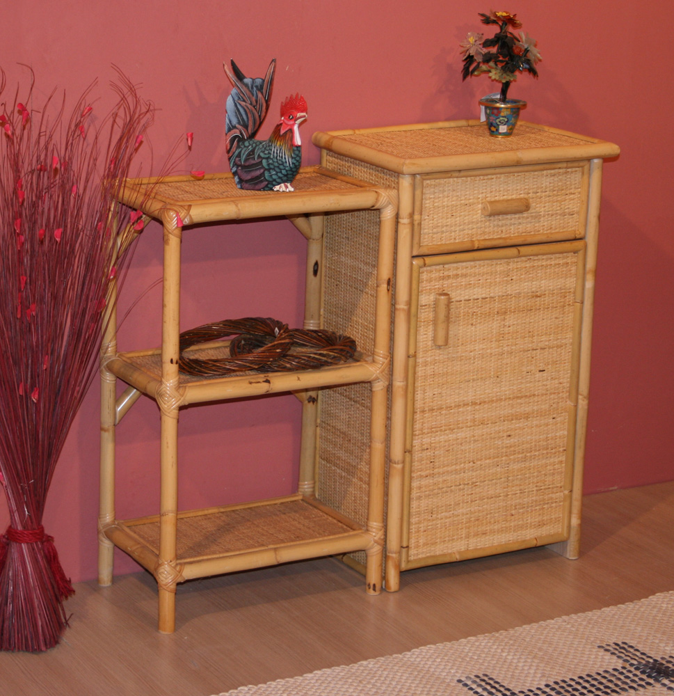 Produzione di scaffali in rattan, midollino, giunco. Divano letto angolare 250x200