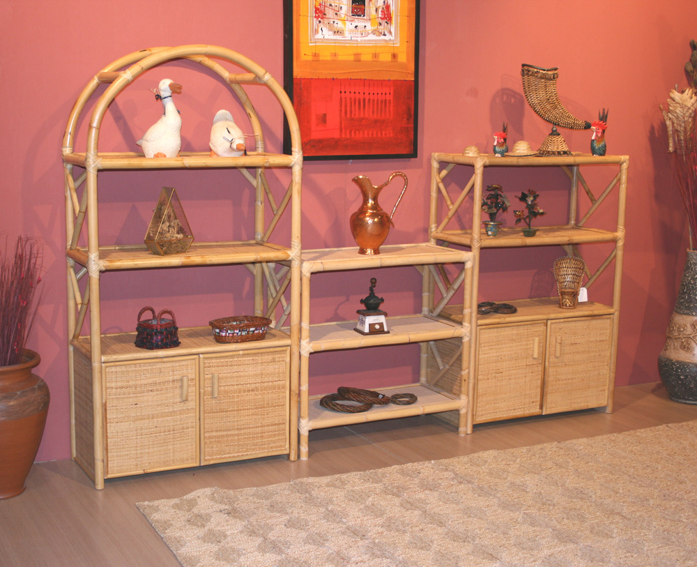 Produzione di scaffali in rattan, midollino, giunco. Divano letto angolare 250x200