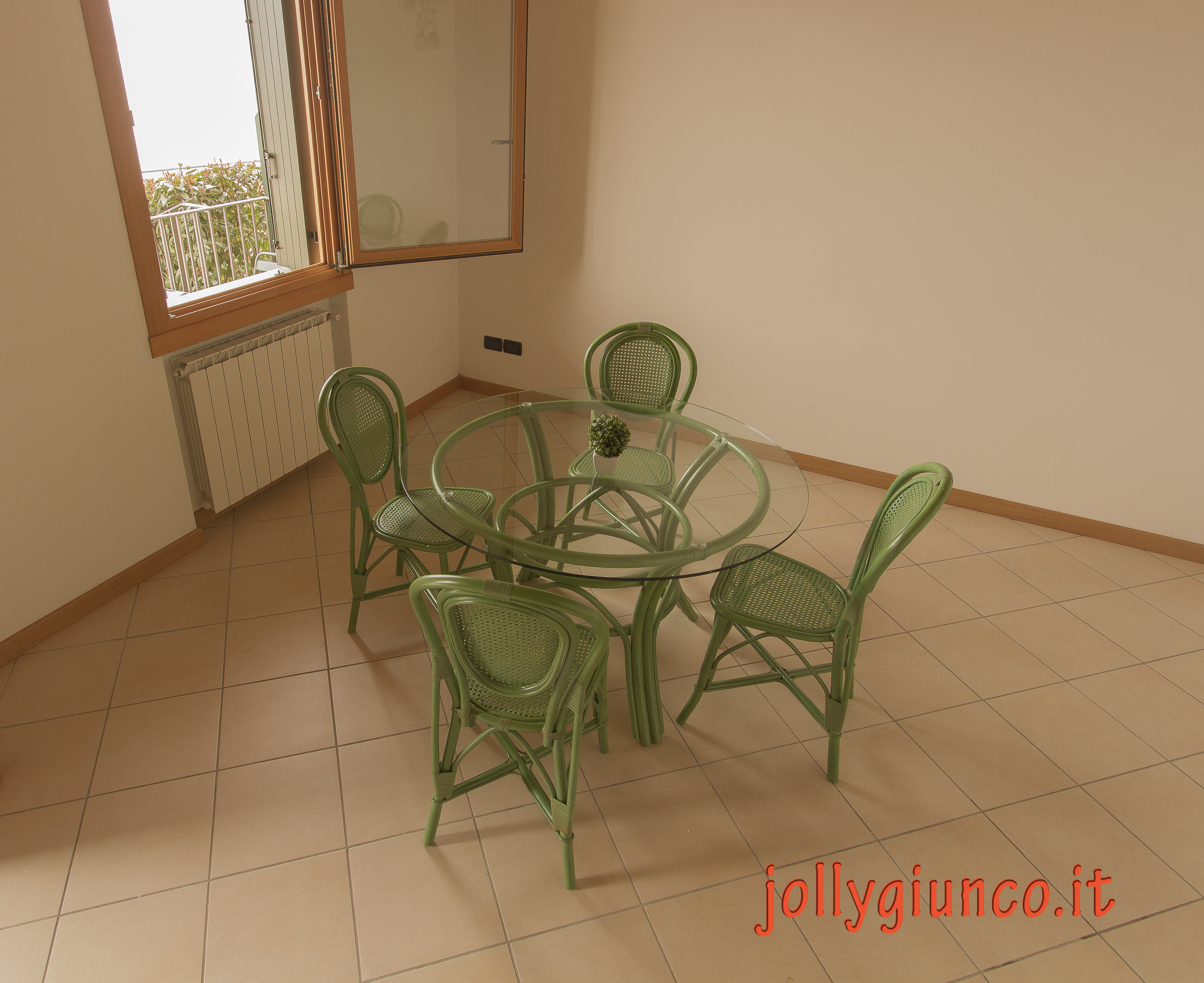 Produzione mobili in rattan,vimini,midollino,bamboo Tavolo 120x120 bianco