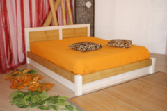 Questo un esempio di letto con contenitore bicolori