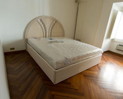 Letto matrimoniale in rattan con contenitore